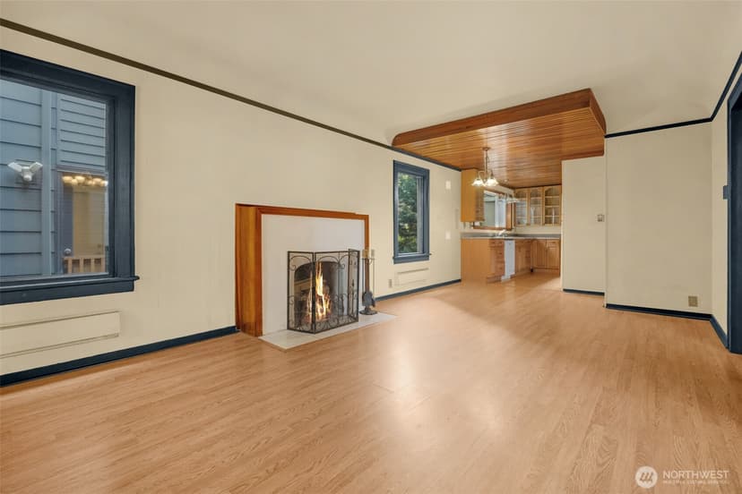 Property photo for 3005 3rd Avenue W, Seattle photo 6