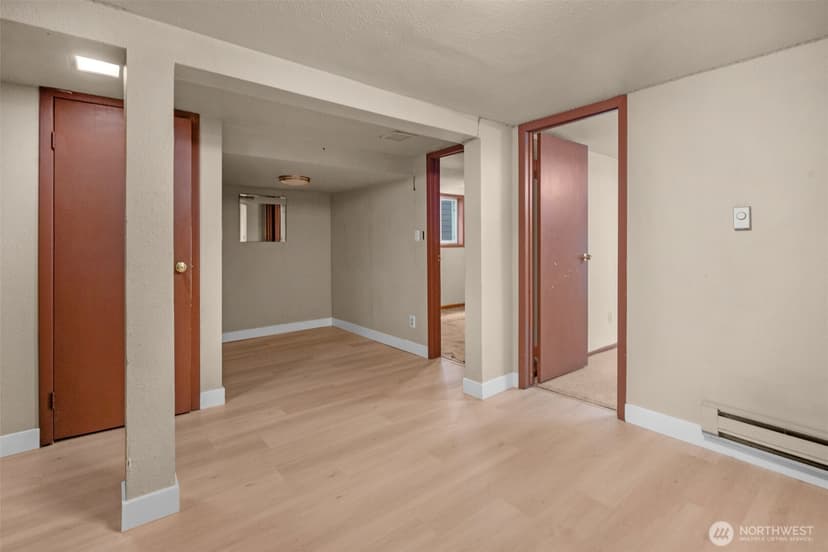 Property photo for 3005 3rd Avenue W, Seattle photo 16