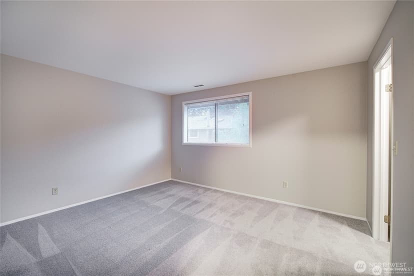 Property photo for 11243 NE 131st Lane, Kirkland photo 12