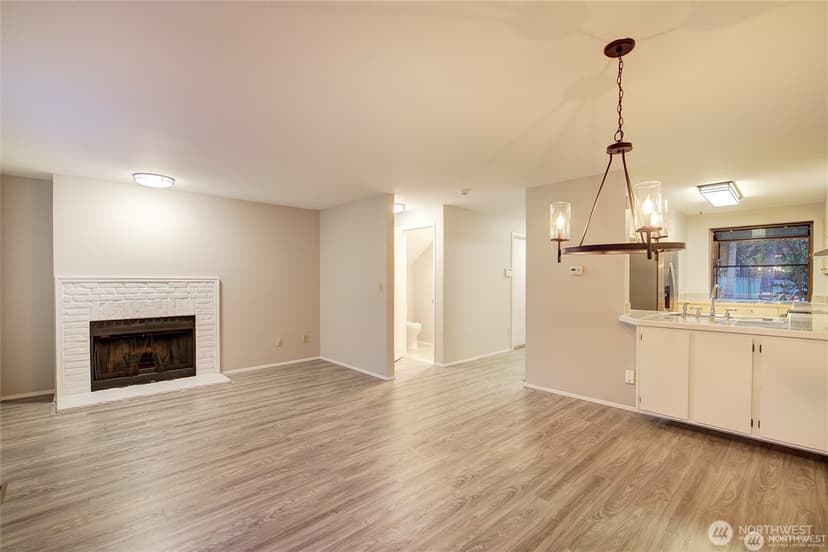 Property photo for 11243 NE 131st Lane, Kirkland photo 4