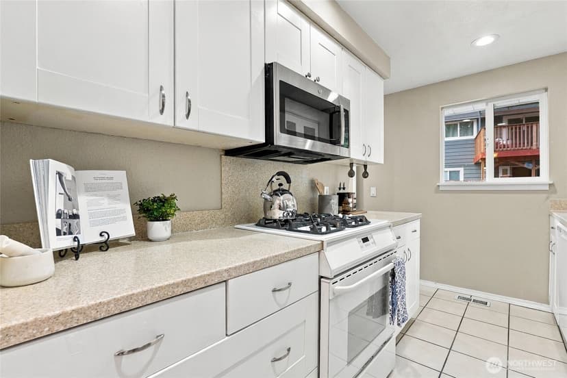 Property photo for 7815 227th Place SW, Edmonds photo 10