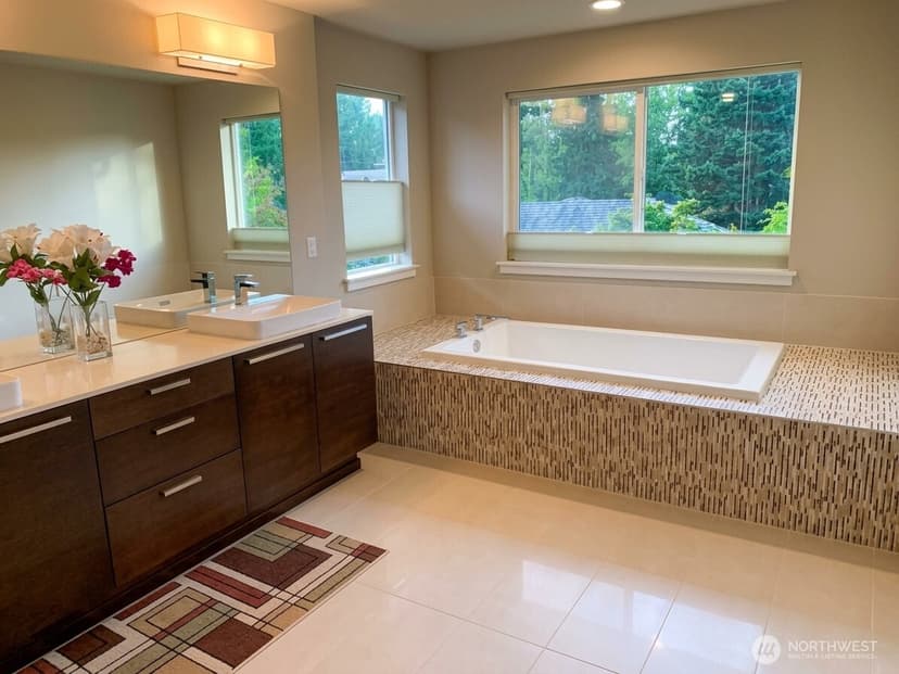 Property photo for 16410 SE 46th Court, Bellevue photo 14