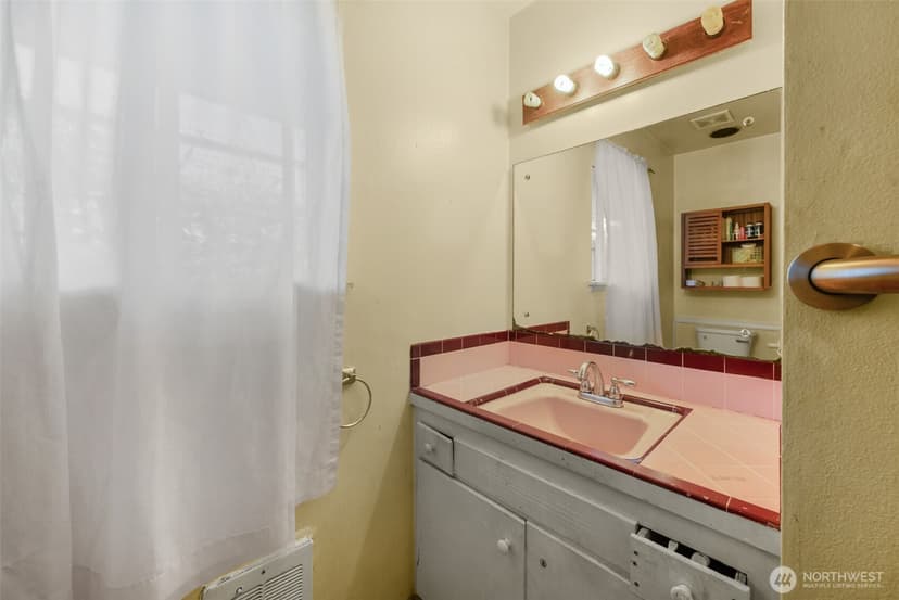 Property photo for 1516 Rainier Avenue, Everett photo 17