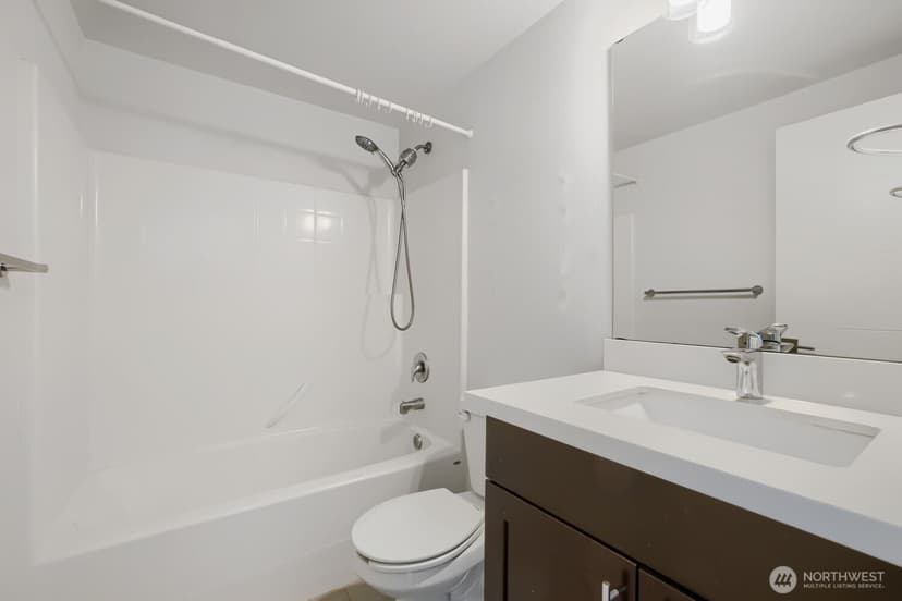 Property photo for 911 N 104th Street #B, Seattle photo 29