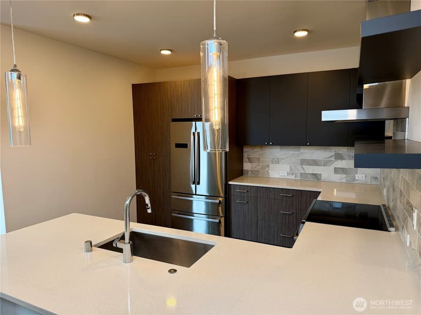 Property photo for 2573 13th Avenue W, Seattle photo 4