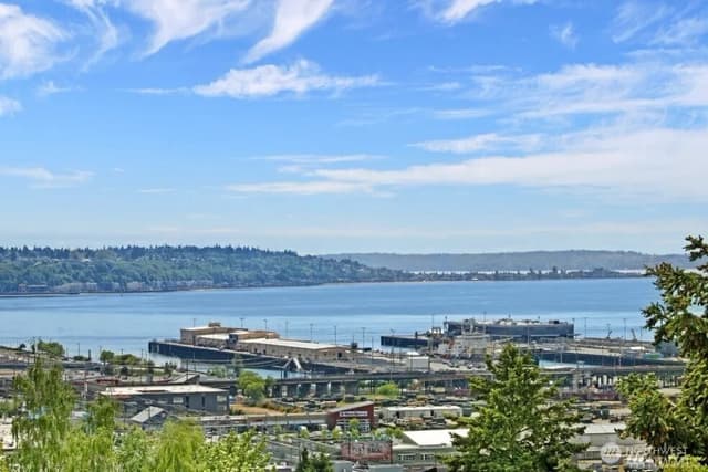 Property photo for 2573 13th Avenue W, Seattle photo 2