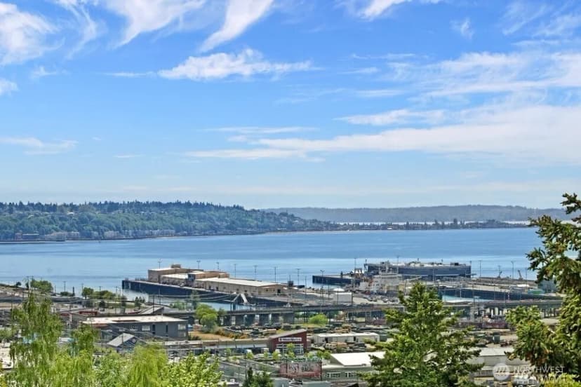 Property photo for 2573 13th Avenue W, Seattle photo 2