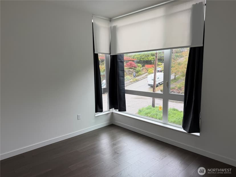Property photo for 2573 13th Avenue W, Seattle photo 15