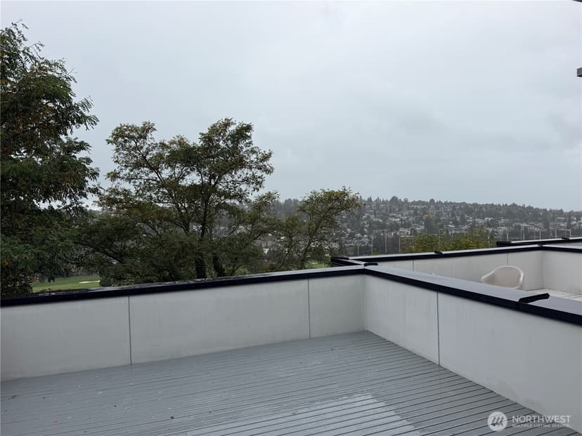 Property photo for 2573 13th Avenue W, Seattle photo 16