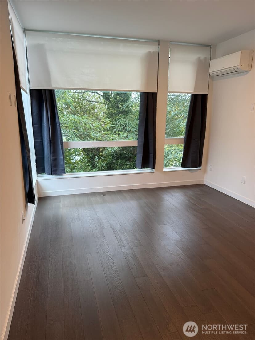 Property photo for 2573 13th Avenue W, Seattle photo 10