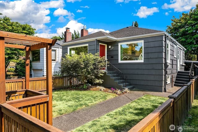Property photo for 647 NW 51st Street, Seattle photo 2