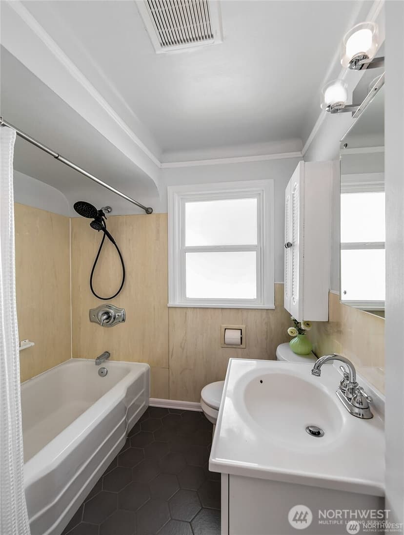 Property photo for 647 NW 51st Street, Seattle photo 29