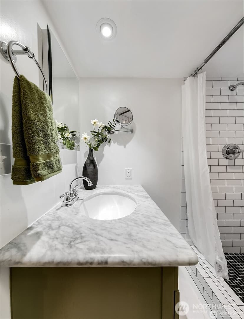 Property photo for 647 NW 51st Street, Seattle photo 16