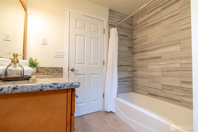 Property photo for 8344 Beacon Avenue S, Seattle photo 14