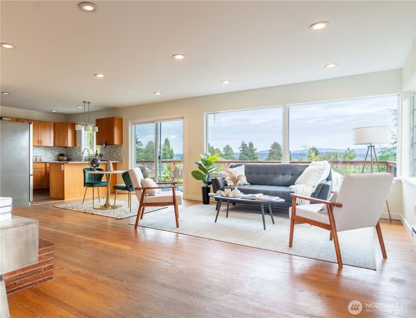 Property photo for 8344 Beacon Avenue S, Seattle photo 2