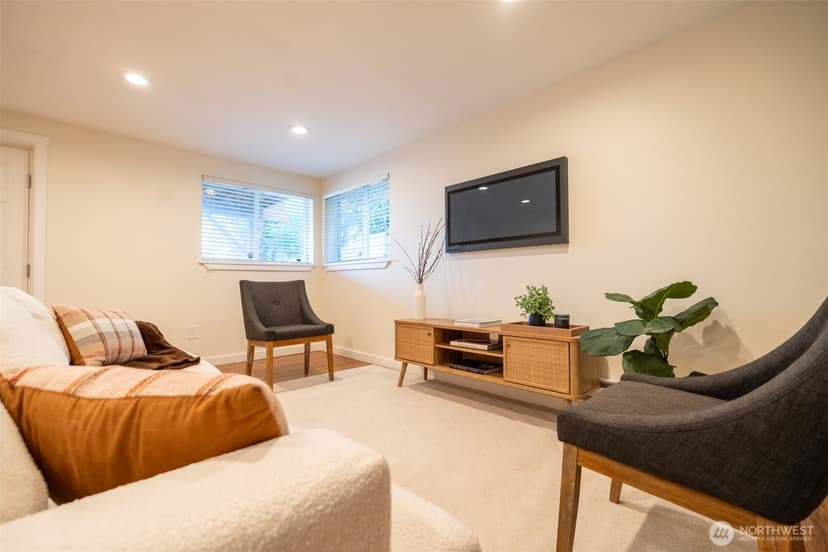 Property photo for 8344 Beacon Avenue S, Seattle photo 16