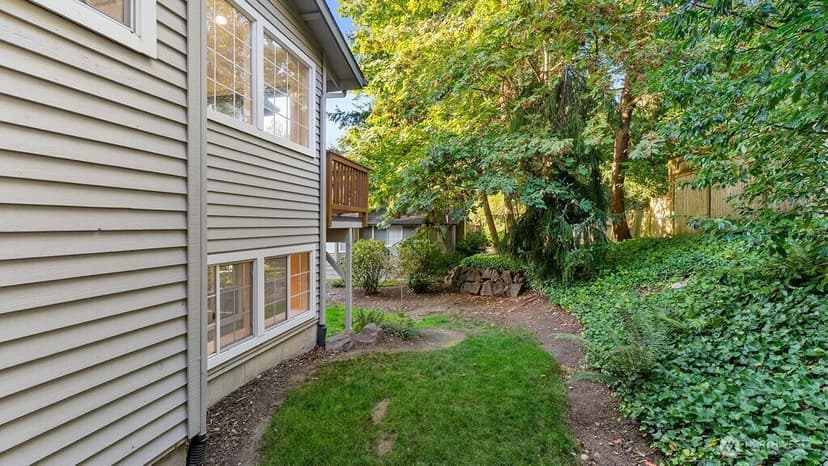 Property photo for 11426 SE 67th Place, Bellevue photo 29