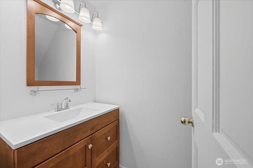 Property photo for 7031 210th Street SW #B, Lynnwood photo 11