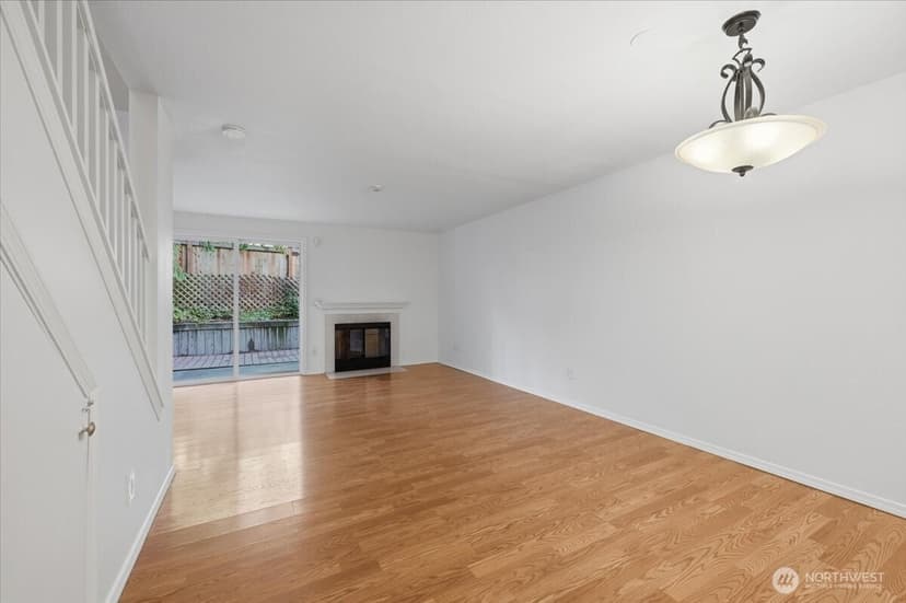 Property photo for 7031 210th Street SW #B, Lynnwood photo 5