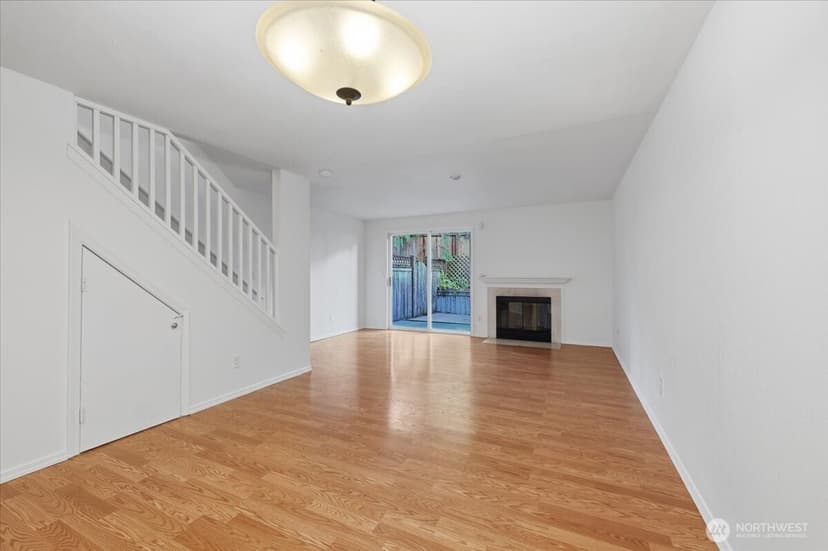 Property photo for 7031 210th Street SW #B, Lynnwood photo 4