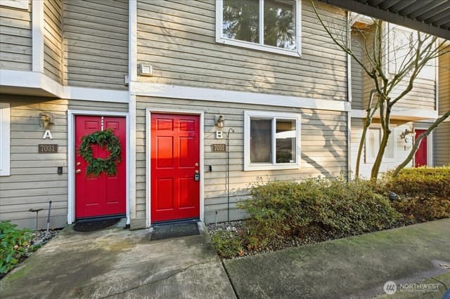 Property photo for 7031 210th Street SW #B, Lynnwood photo 2