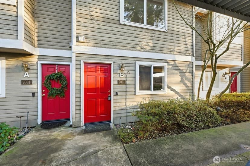 Property photo for 7031 210th Street SW #B, Lynnwood photo 2