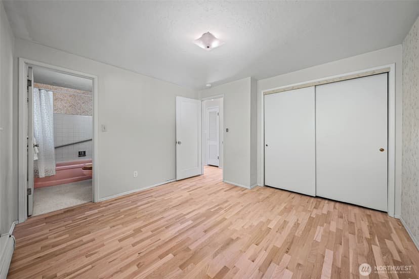 Property photo for 12634 SE 4th Place, Bellevue photo 8