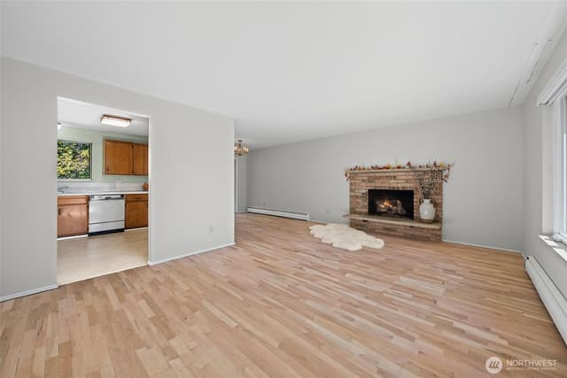Property photo for 12634 SE 4th Place, Bellevue photo 2