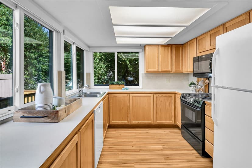 Property photo for 13168 NE 92nd Avenue, Kirkland photo 7
