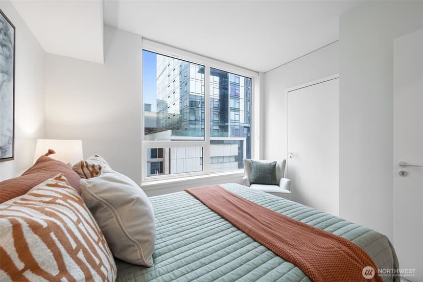 Property photo for 121 Stewart Street #503, Seattle photo 11