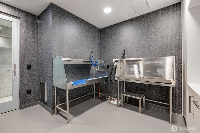Property photo for 121 Stewart Street #503, Seattle photo 32