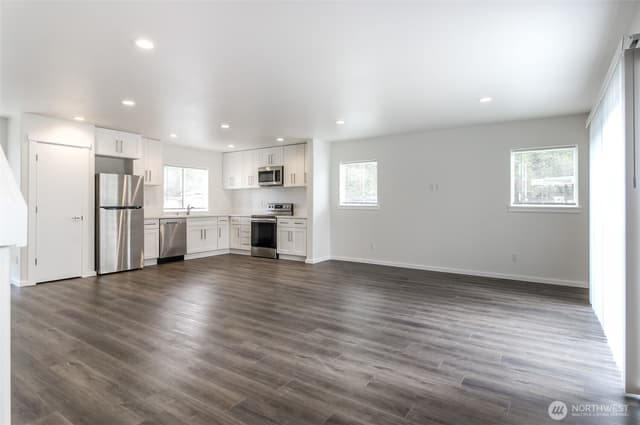 Property photo for 114 E Willis Street, Kent photo 2