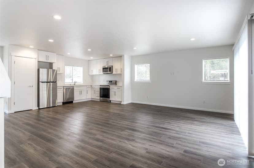 Property photo for 114 E Willis Street, Kent photo 2