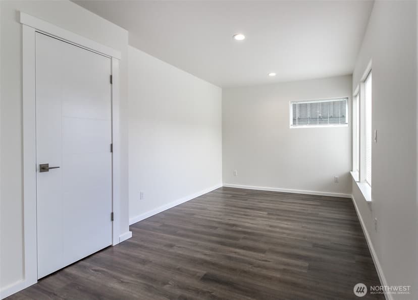 Property photo for 114 E Willis Street, Kent photo 7