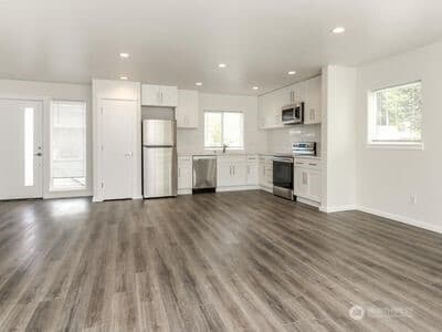 Property photo for 114 E Willis Street, Kent photo 35