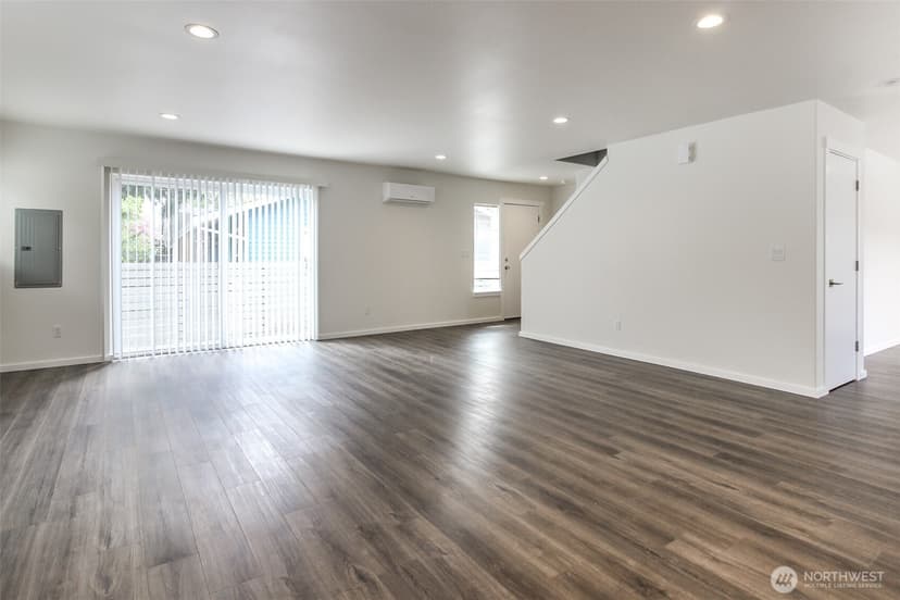 Property photo for 114 E Willis Street, Kent photo 6