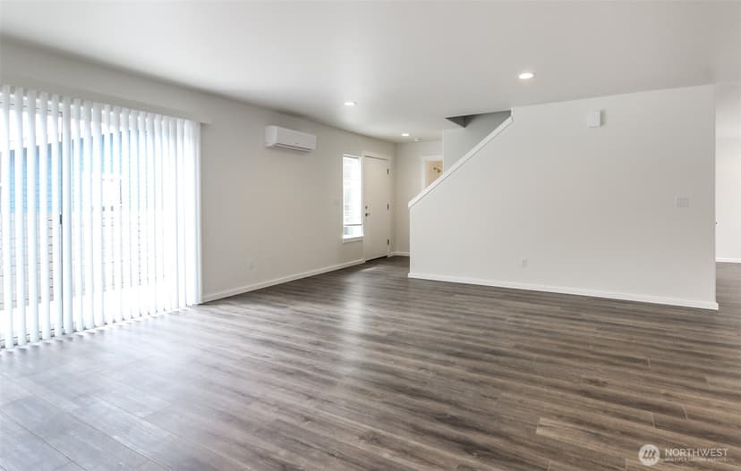 Property photo for 114 E Willis Street, Kent photo 5