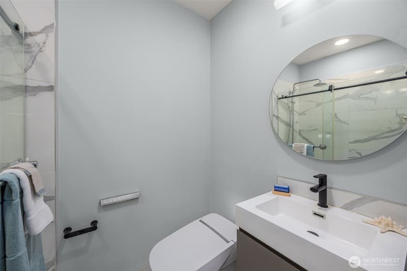 Property photo for 10398 NE 17th Street #206, Bellevue photo 17