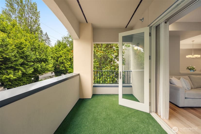 Property photo for 10398 NE 17th Street #206, Bellevue photo 8