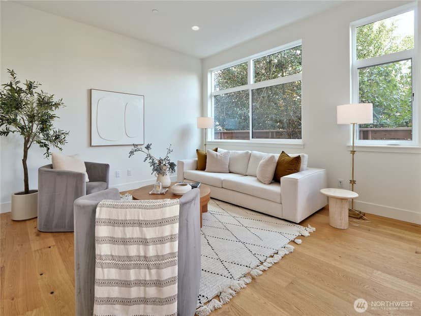 Property photo for 717 15th Avenue #D, Seattle photo 9
