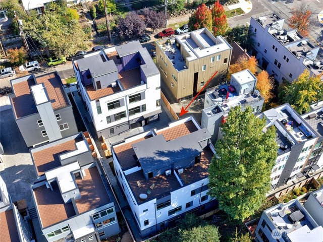 Property photo for 717 15th Avenue #D, Seattle photo 3