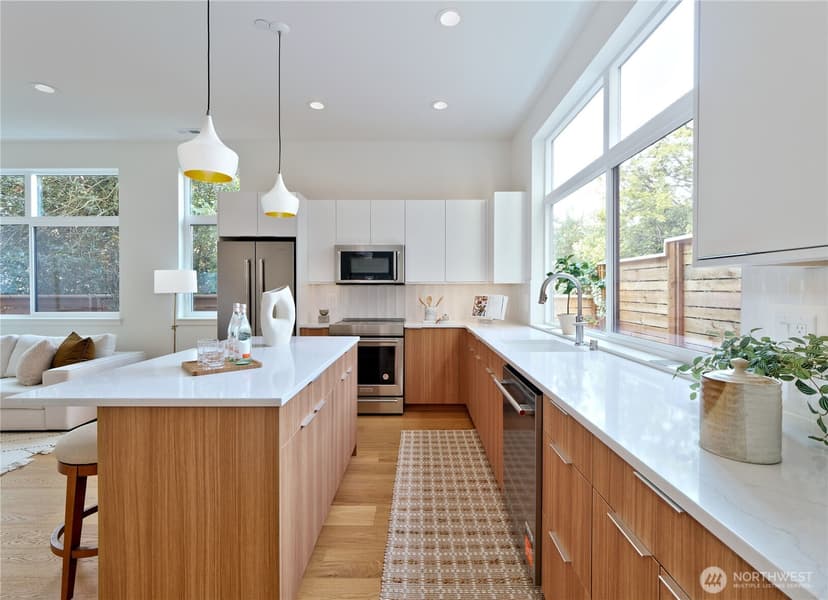 Property photo for 717 15th Avenue #D, Seattle photo 7