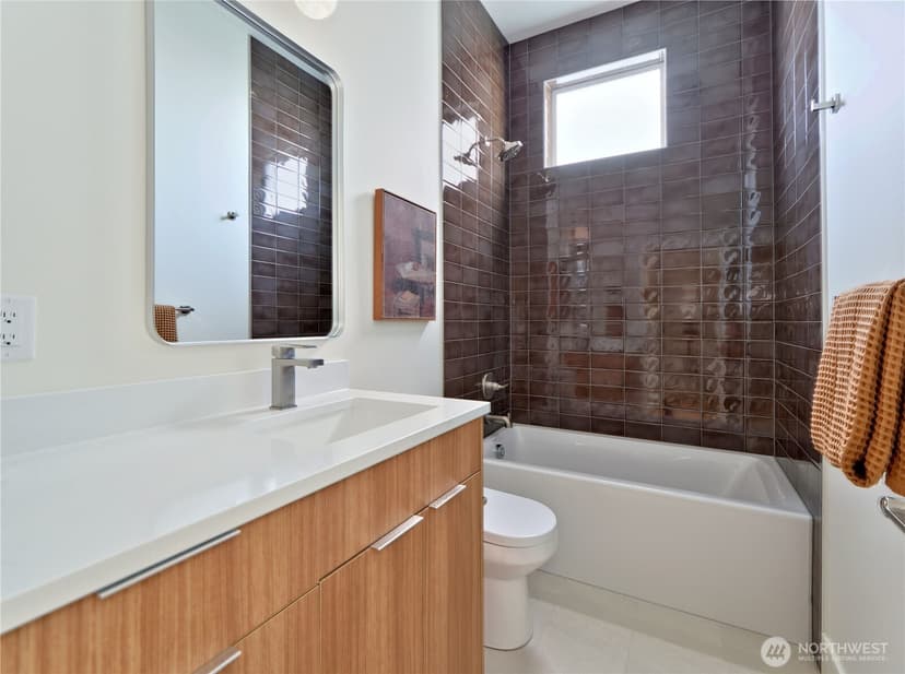 Property photo for 717 15th Avenue #D, Seattle photo 14