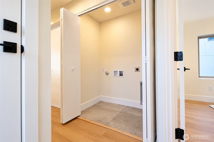 Property photo for 5608 31st Avenue SW, Seattle photo 19