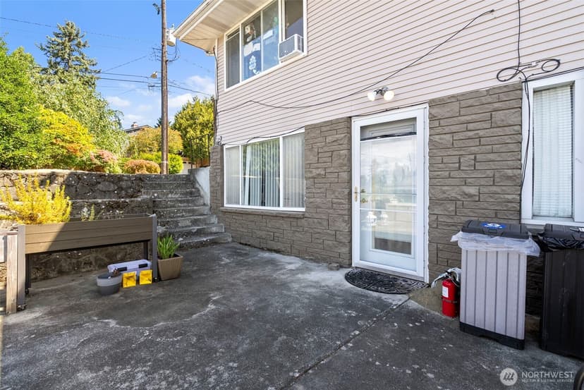 Property photo for 1735 S Pearl Street, Seattle photo 14