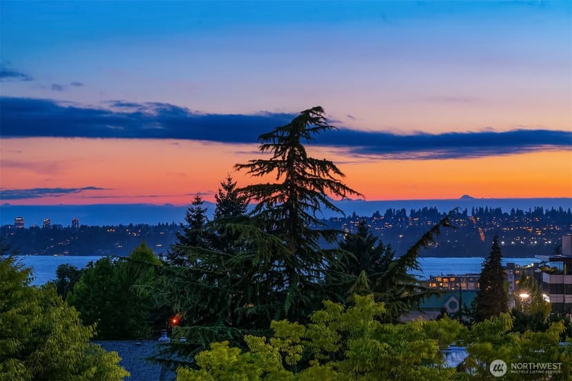Property photo for 134 8th Ct, Kirkland photo 22