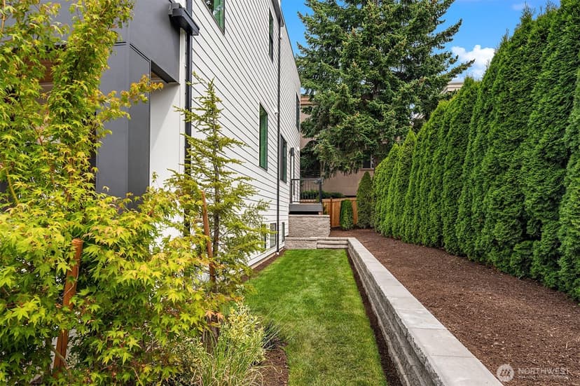 Property photo for 134 8th Ct, Kirkland photo 37