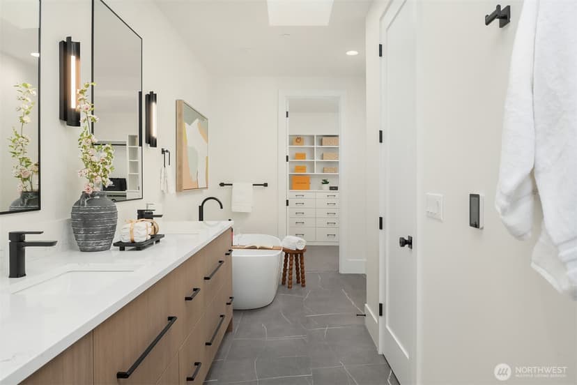 Property photo for 134 8th Ct, Kirkland photo 29