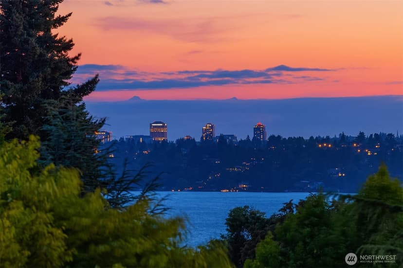 Property photo for 134 8th Ct, Kirkland photo 3
