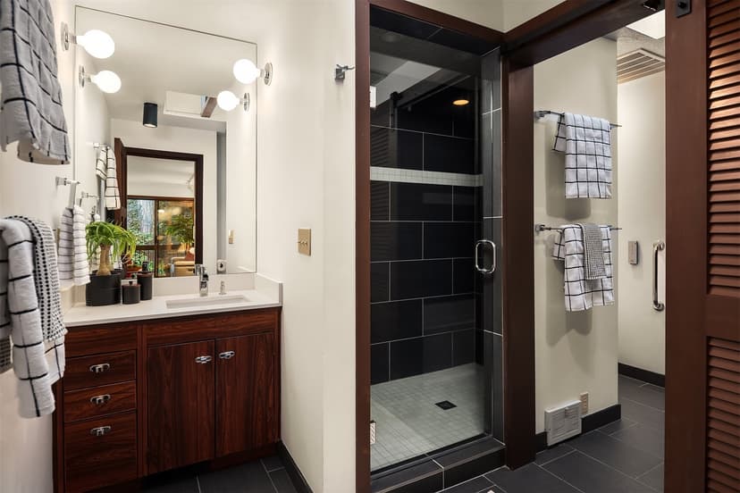 Property photo for 7627 SE 22nd Street, Mercer Island photo 17